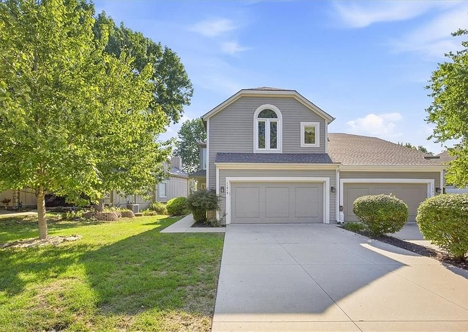 11919 Mackey St, Overland Park