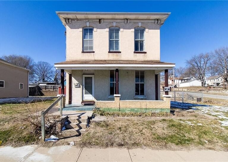 1720 Savannah Ave, Saint Joseph
